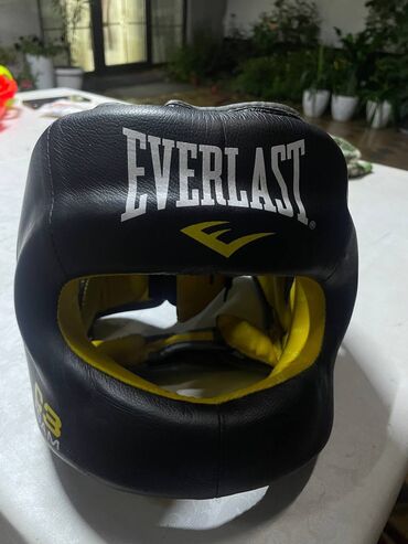 веер для бани: Боксерский шлем с бампером,фирма Everlast оригинал,надевали 2-3