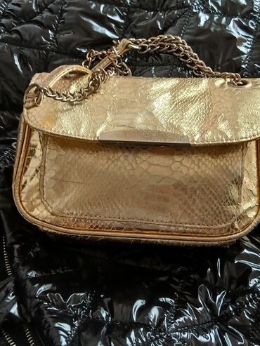 privezak detelina sa 4 lista: Material: Leather