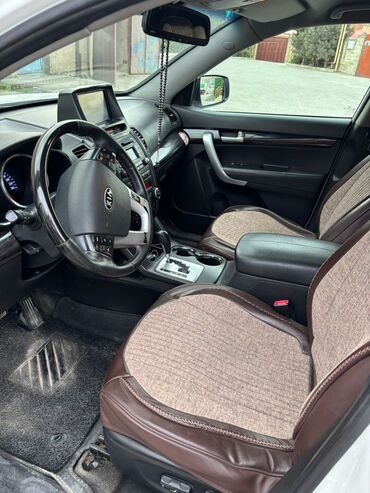 Kia: Kia Sorento: 2 l | 2010 il Ofrouder/SUV — 5