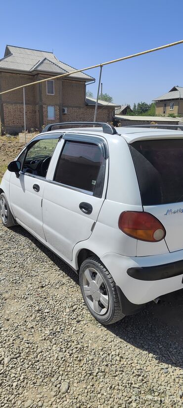 купить маленькую машину недорого: Daewoo Matiz, 5‑дверный хэтчбек, белый цвет. Особенности и оснащение