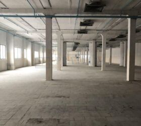 продаю полдома рабочий городок: Сдаю помещение, 10 км от города. Площадь: от 100 до 1000 м². Есть