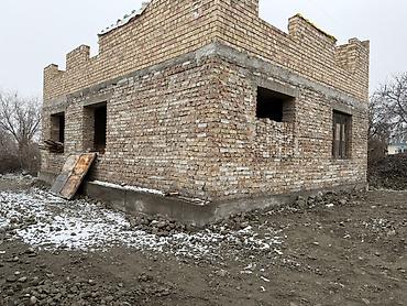 Строительный кирпич: Продаётся кирпичный недострой на участке. - Материал стен: полнотелый — 2