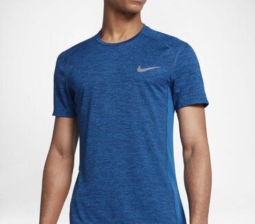 majica h m: Men's T-shirt Nike, M (EU 38), bоја - Svetloplava
