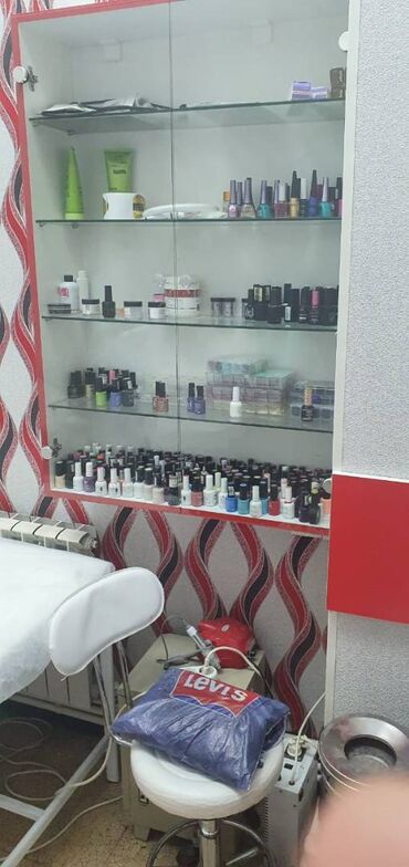 Digər kommersiya daşınmaz əmlakı: Qara Qaraev metrosunun yaxınlığında yerləşən 50 kv sahəsi olan — 8