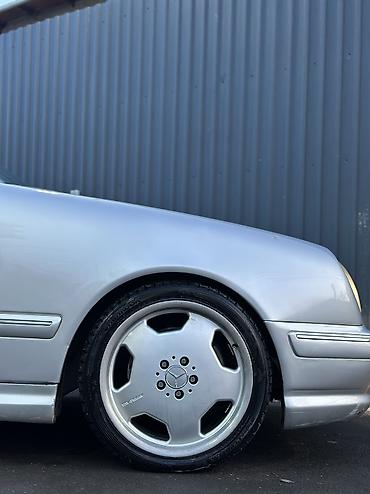 Mercedes-Benz: Mercedes-Benz E-Class: 2001 г., 4.3 л, Автомат — 8