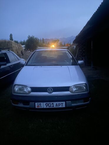 юто троктор: Volkswagen Golf: 1996 г., 1.8 л, Механика, Бензин, Хэтчбэк