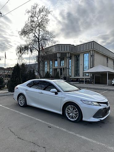 Toyota: Toyota Camry: 2018 г., 2.5 л, Вариатор, Гибрид, Седан — 1
