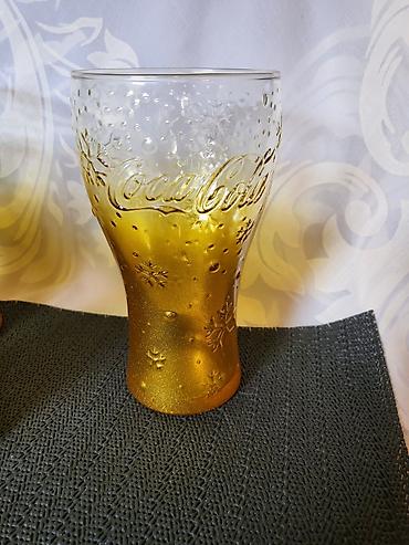 Čaše: Case nove Coca Cola. Case nove,sve na njima odsjaj od — 5