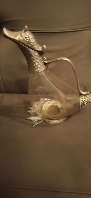 Sandıqlar: Əl işinə bənzər lak qutusu – şərq nağılı üslublu miniatür rəsmlə. - — 17