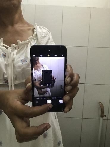 белый платье: Продаю I phone 7plus памят 128gb работает хорошо акб 83 на екране есть — 3