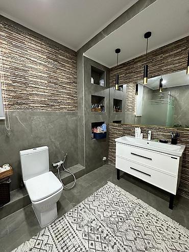 Продажа коттеджей и домов: Предлагается к продаже двухэтажный дом, расположенный в ж/м Ынтымак — 14