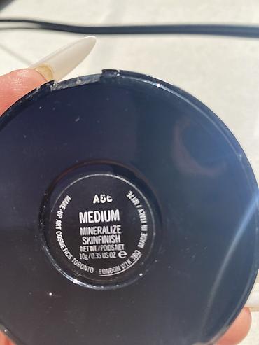 qaş pudra effekti: Orjinal M·A·C Mineralize Skinfinish – Medium • Məhsul: Kompakt — 3