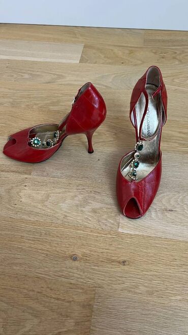tünd qırmızı qadın ayaqqabıları: Dolce & Gabbana, Ölçü: 38, rəng - Qırmızı, İşlənmiş