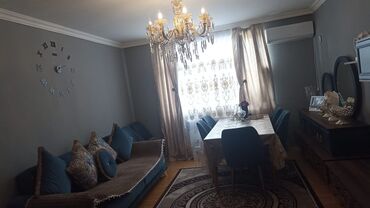 1 однокомнатная квартира: Ev təmirlidir. Evdə kombi sistemi var. Kondisoner və mətbəx mebeli