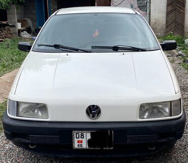 Volkswagen: Volkswagen Passat: 1990 г., 2 л, Механика, Бензин, Седан