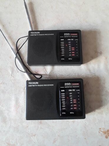 чехлы и сумки для видеокамер: Radiolar TECSUN-202T ikisi bir yerdə satılır. Kolleksiya üçün.Yaponiya