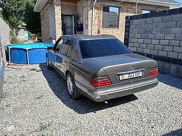 екласс: Mercedes-Benz W124: 1993 г., 2.2 л, Механика, Бензин, Седан — 4