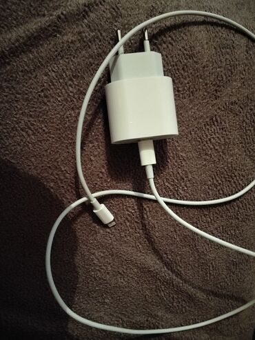 apple qulaqciq: Adapter Apple, 20 Vt, Yeni