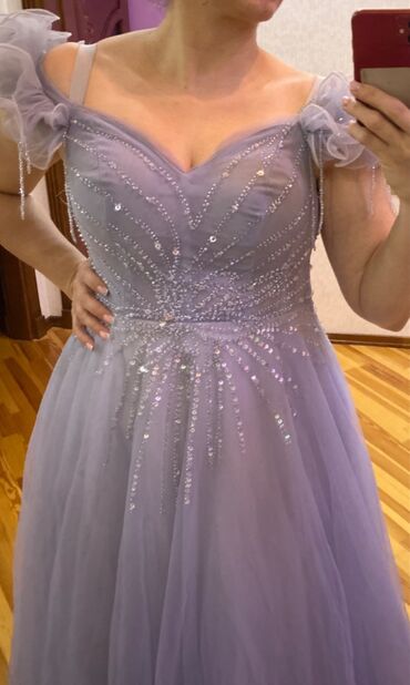 Toy paltarları: Toy nişan libası. M (38) ölçü. L razmerə də gedər (arxası iplə — 3