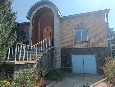 дом вагоны: Продаётся капитальный кирпичный дом с цокольным этажом и гаражом — 1