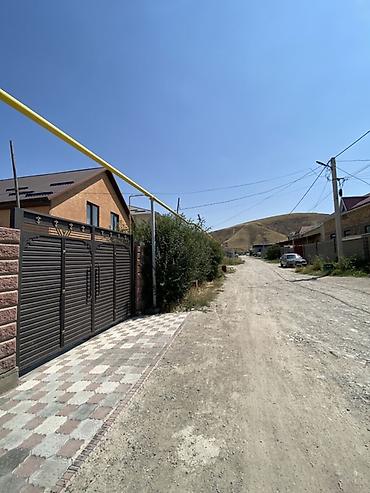 Продажа коттеджей и домов: 🏠 Продаётся дом 📍 Адрес: Арча-Бешик 📐 Количество комнат: 3 📌Площадь — 2