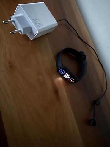 bilindir: Xiaomi Mi Band tipli smart qolbaq Xüsusiyyətlər: - Rəngli AMOLED — 1