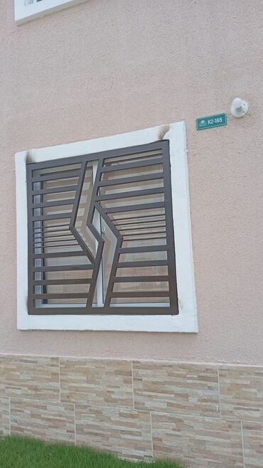 Barmaqlıqlar: Dəmir döymə pəncərə barmaqlıqları – dekorativ və təhlükəsiz həll - — 38