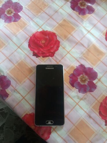 самсунг телефоны: Samsung Galaxy A3 2016, Колдонулган, 16 GB, түсү - Кара, 2 SIM