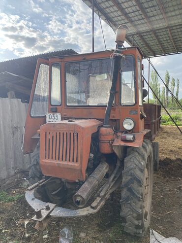 тумасан трактор: Т16 с прицепом, полностью на ходу, без вложений, только лобовое