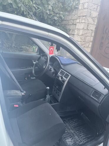 VAZ (LADA): VAZ (LADA) Priora: 1.6 l | 2012 il 268706 km Sedan — 14