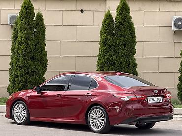 уна: Toyota Camry: 2018 г., 2.5 л, Вариатор, Гибрид, Седан — 4
