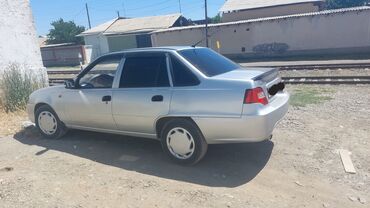 Daewoo: Daewoo Nexia: 2011 г., 1.6 л, Механика, Бензин, Седан