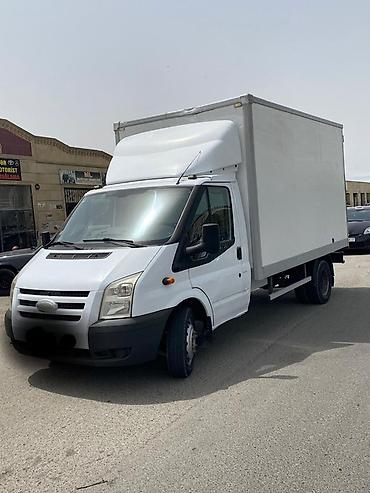 ford yuk: Yükdaşıma üçün qapalı furqonlu kiçik tonnajlı yük avtomobili. - Ağ — 4