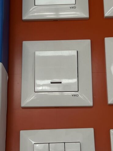 меняю на 07: Выключатель VIKO, накладной/встроенный тип (серия с квадратной