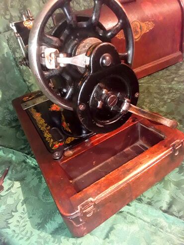 Qədim tikiş maşınları: Qədimi tikiş maşını SİNGER satılır.Şotlandiya Klaydbank ş (Clydebank) — 10