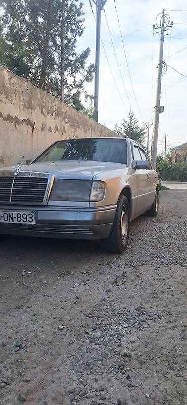 Mercedes-Benz: Mercedes-Benz E 220: 2.2 l | Sedan — 3