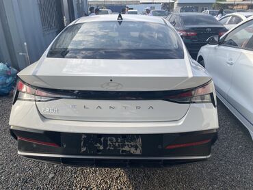 хендай элантра 2023 1 5: Белый седан Hyundai Elantra с современным дизайном и динамичными