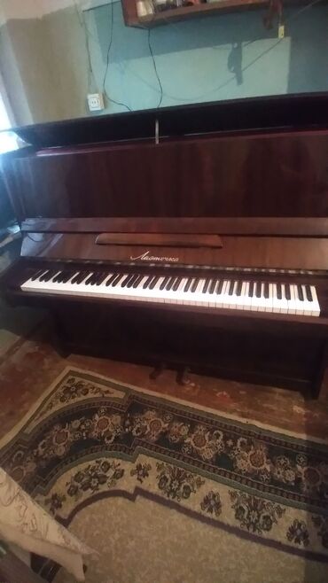 piano satışı: 450 manata Pianino satılır. Əla vəziyyətdədir. Qiymətdə razılaşa