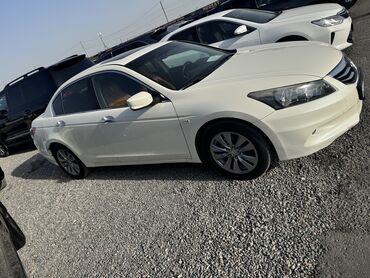 срочно в связи с переездом: Honda Accord: 2011 г., 2.4 л, Автомат, Бензин