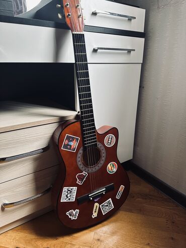 Pianolar: Klassik gitara, Yeni, Ünvandan götürmə, Ödənişli çatdırılma