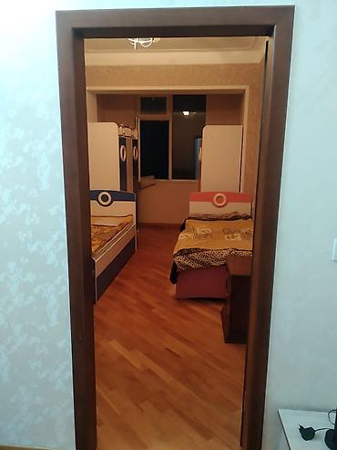 yeni əmlak az: Mehdiabad, 3 otaqlı, Köhnə tikili, 76 kv. m — 2