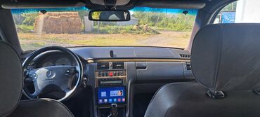 Mercedes-Benz: Mercedes-Benz E 220: 2.2 l | 2000 il Sedan — 7