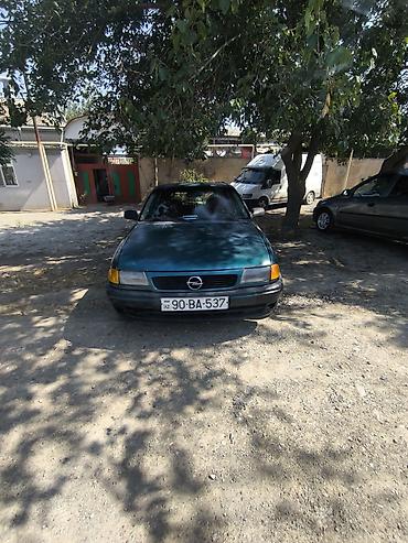 Opel: Opel Astra: 1.6 l | 1997 il Sedan — 1