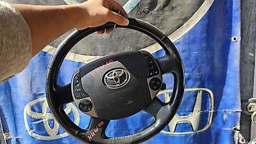 Руль Toyota с интегрированными кнопками управления. Характеристики: - at lalafo.kg Руль Toyota с интегрированными кнопками управления. Характеристики: -