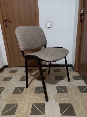 12 объявлений | lalafo.kg: Офисные стулья в отличном состоянии,как новые 7штук.Цена 1800сом за