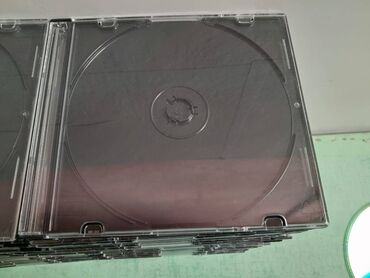 cd disk: CD disklər üçün kağız və plastik qablar satılır. Plastik qabın biri 1