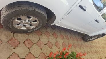 Isuzu: Isuzu : 2019 г., 3 л, Механика, Дизель, Пикап — 9