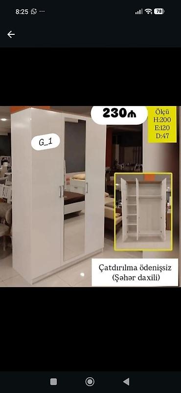Ağ rəngli 3 qapılı paltar şkafı. Orta qapı güzgülüdür, bu da həm
