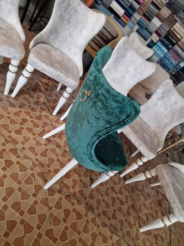 Sifarişlə masa və oturacaq dəstləri: Oval masa, Eyvan üçün, 6 nəfər — 18