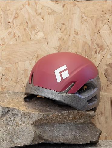 Black Diamond Vision Helmet — легкий и ударопрочный альпинистский